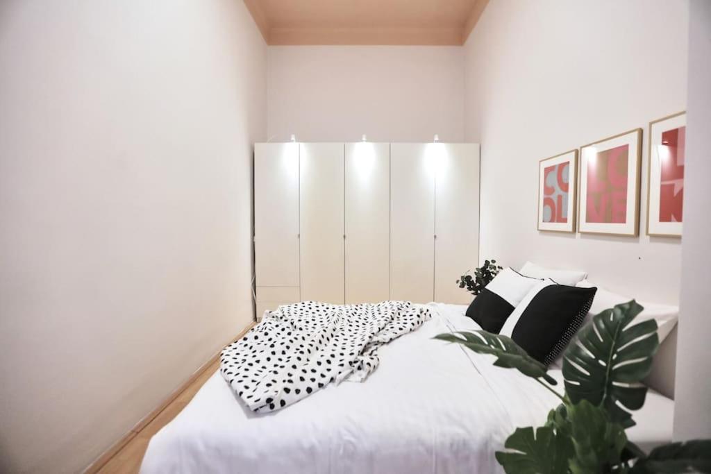 Unwind In Style W Sauna Dsgn 2Br Home Budapesta Exterior foto