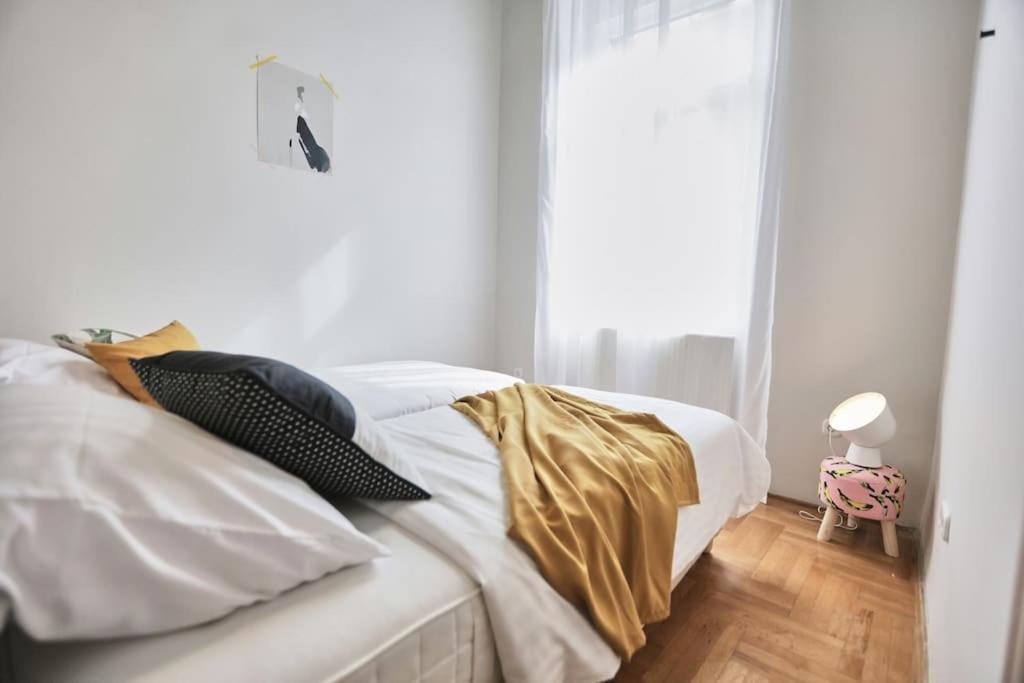 Unwind In Style W Sauna Dsgn 2Br Home Budapesta Exterior foto