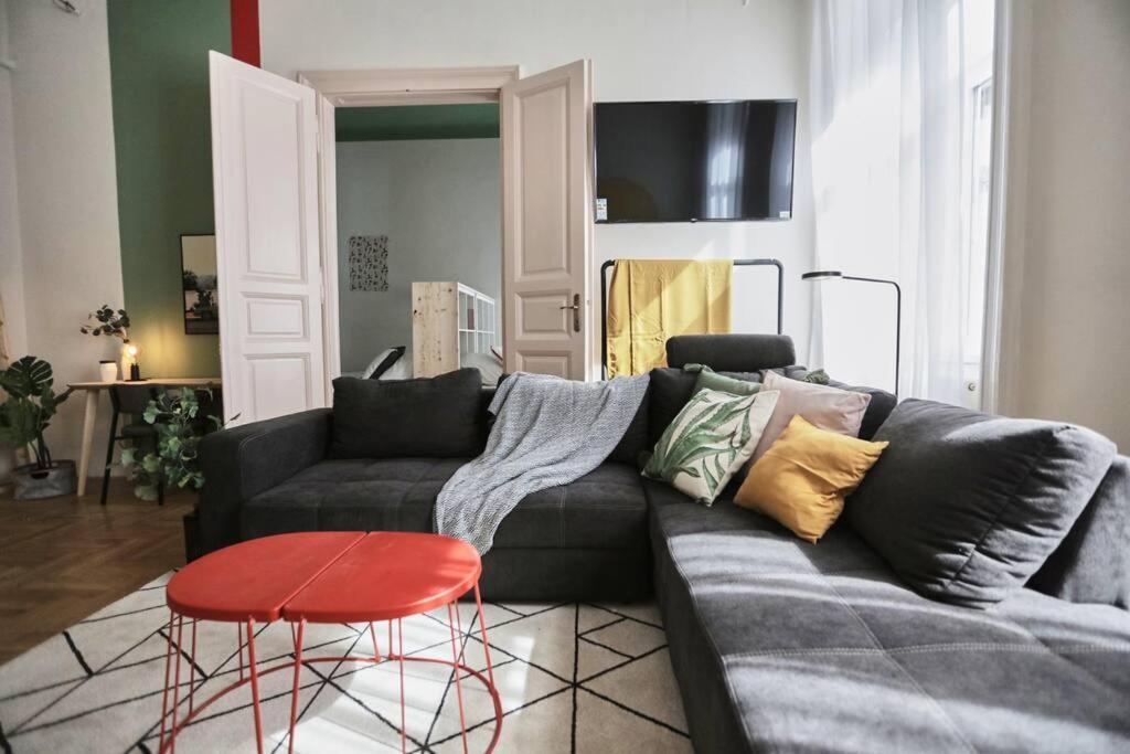Unwind In Style W Sauna Dsgn 2Br Home Budapesta Exterior foto