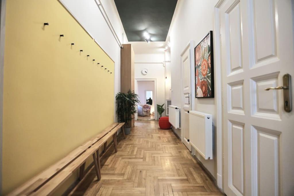 Unwind In Style W Sauna Dsgn 2Br Home Budapesta Exterior foto